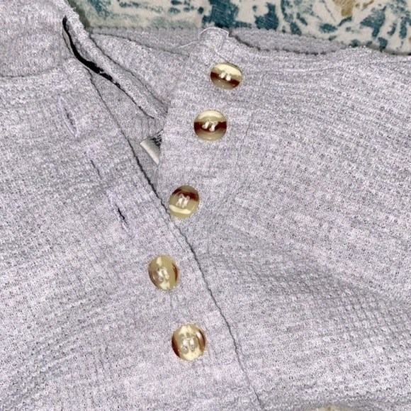 Vintage Carolyn Taylor grey knit top size large - Picture 4 of 4